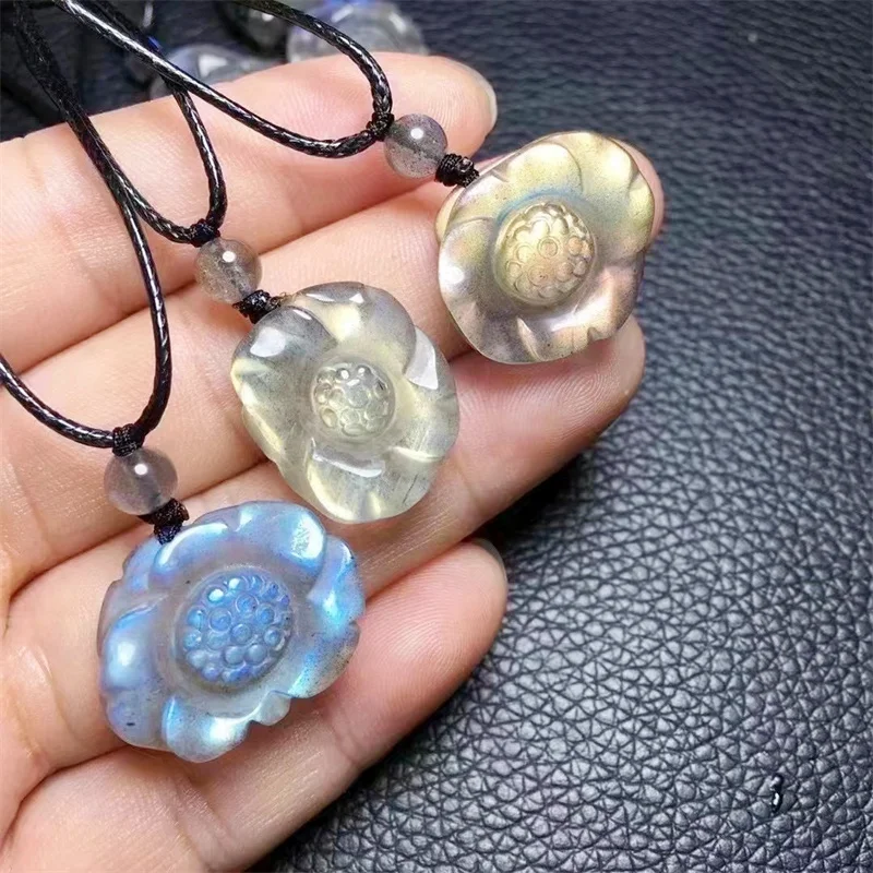 

Natural Labradorite Sunflower Pendant Carving Crystals And Stones Healing Home Decoration Accessories Room Decor 1pcs