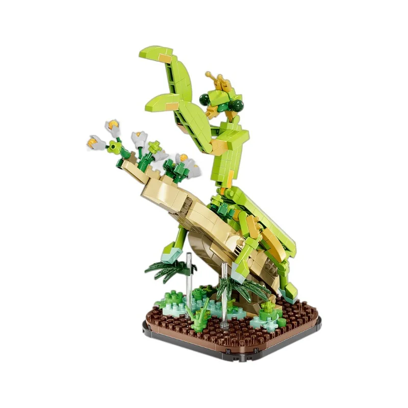 Monteer simulatie-insecten- en dierenbeeldjes, mantis- en vlinderbouwsteenmodellen
