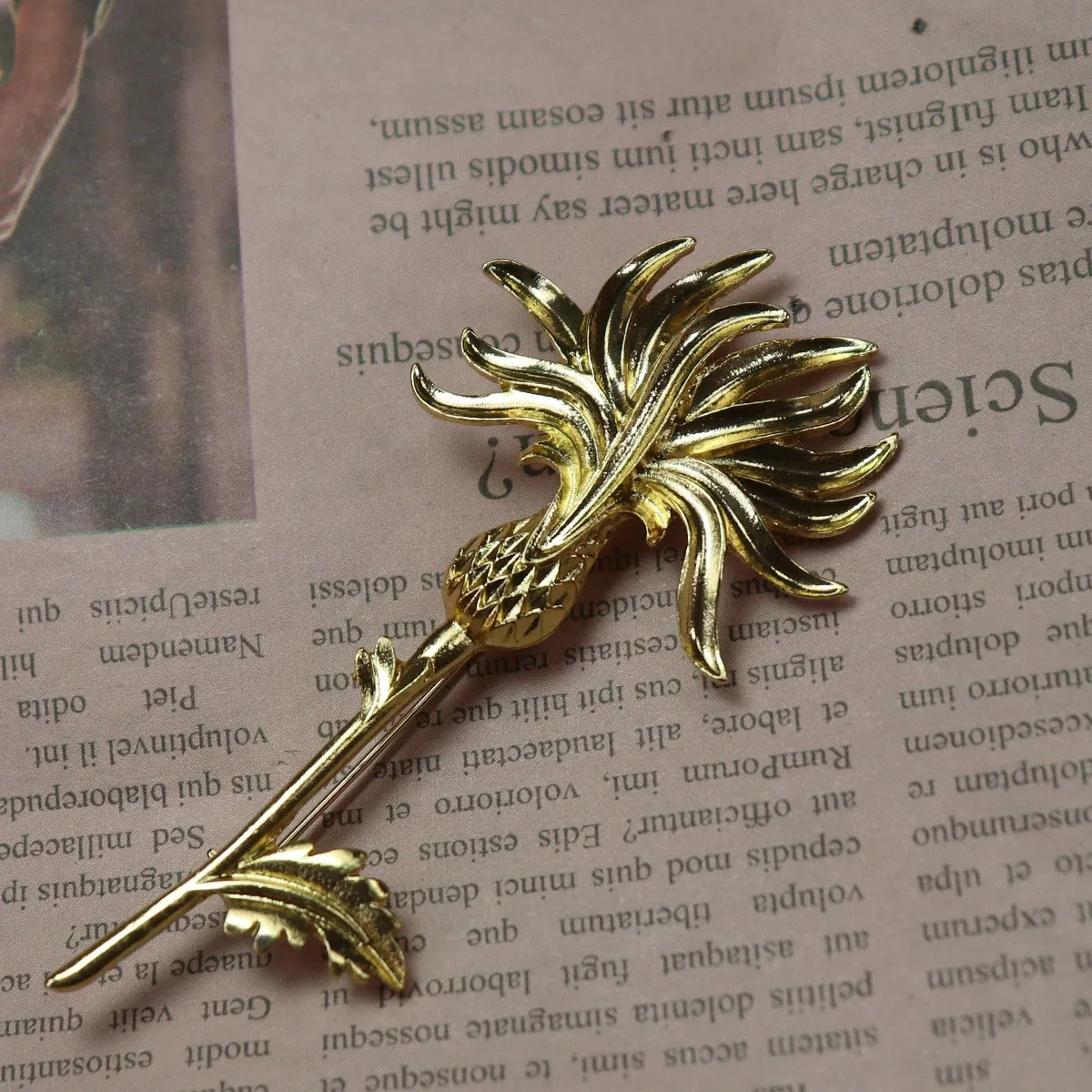 Vintage Thistle Flower Brooches For Women Unisex 2-color Metal Grass Plants Party Casual Brooch Pins Gifts