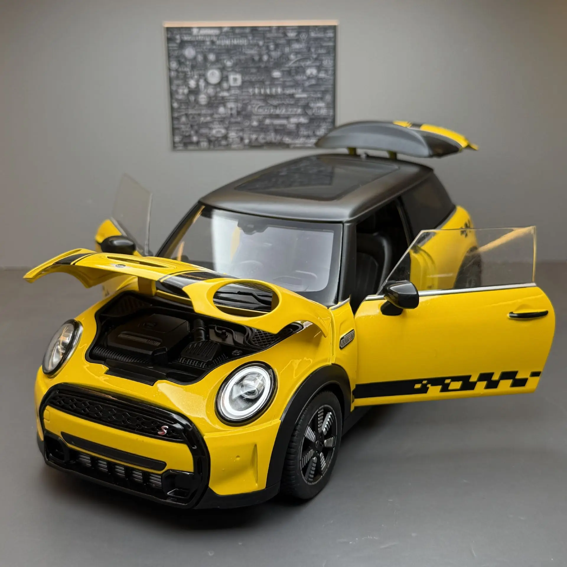 1:18 Mini Cooper S Simulation Alloy Classic Car Model Toy Hobby Collection Gift Series Static Ornaments