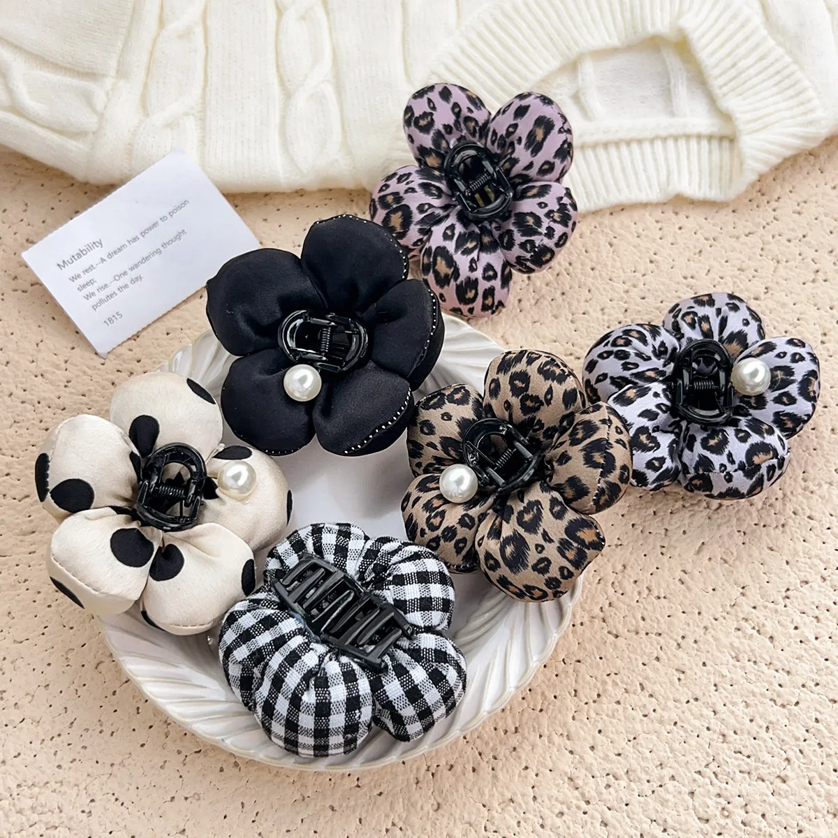 

1 Pcs Women's Hair Grab Korean Dots Plaid 3D Flower Sweet Cute Mini Hair Claws Pearl Fashionable Versatile Hair Accessories Girl
