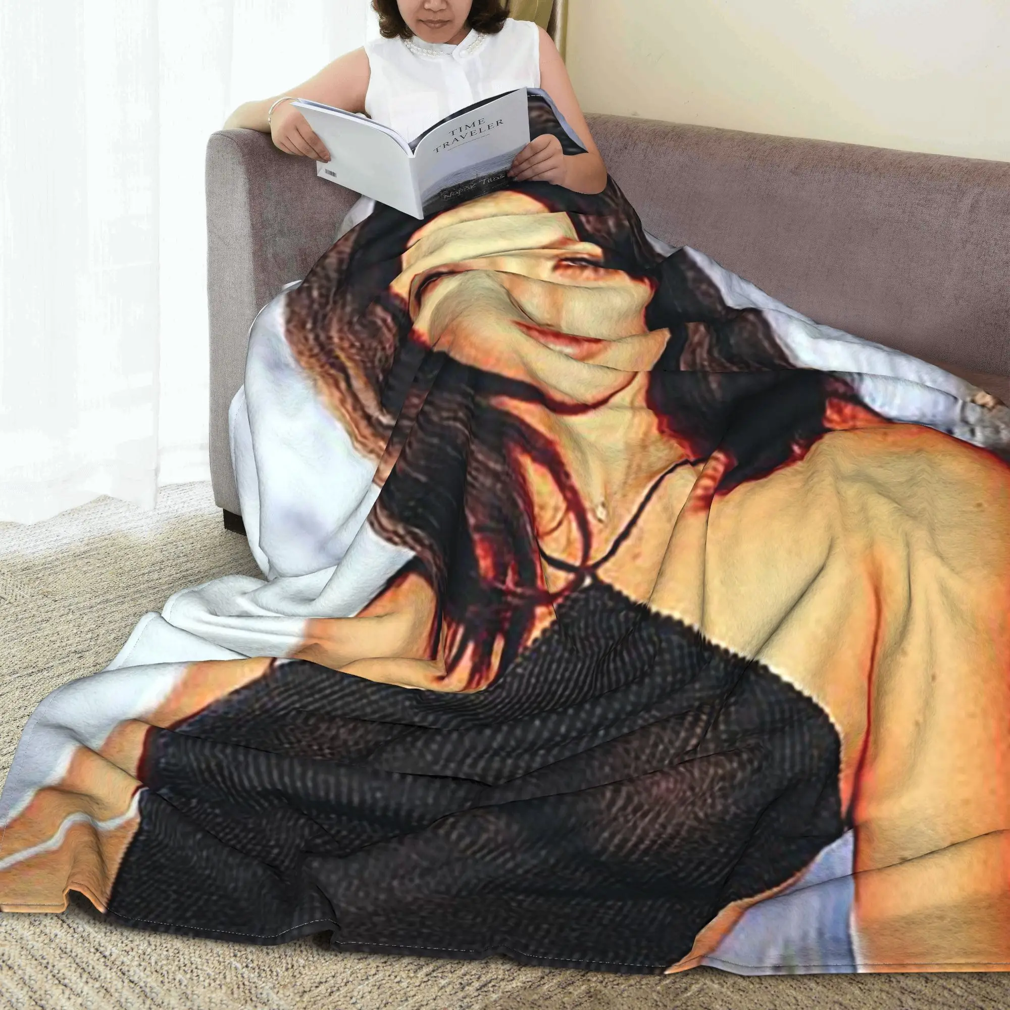 

Retro Shannen Doherty Home 70s 80s Actress Blanket Super Soft Flannel Sofa Throw Blanket for Bedroom Outdoor Throws Bedspread