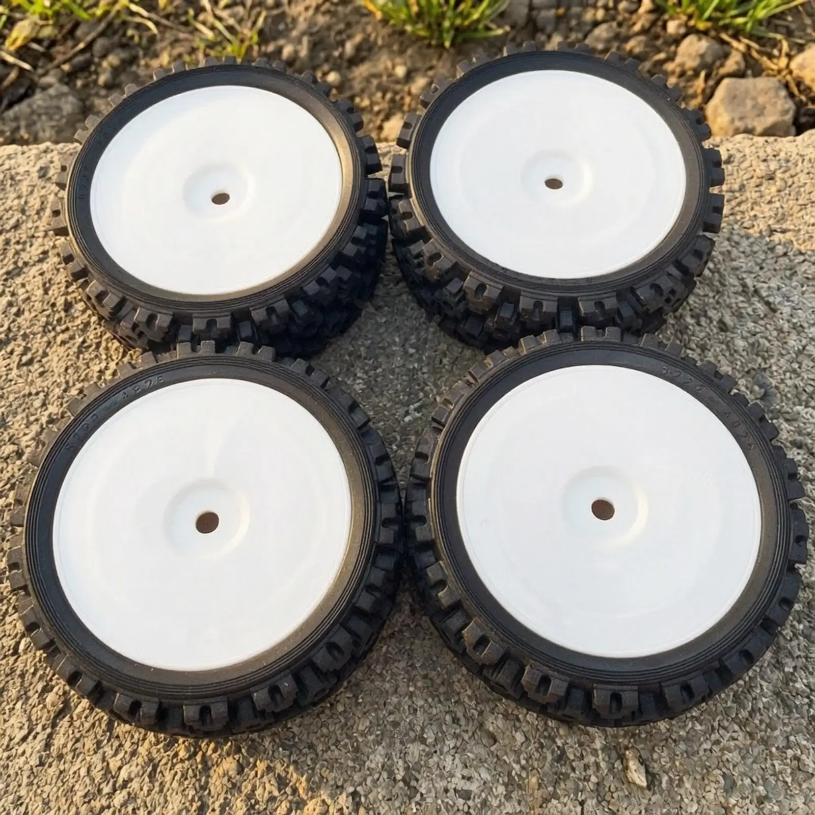RC Crawler Wheel Hub with Rubber Tire for 1 9 Scale Racing Truck Off Road Beadlock Style Assembly and Grip