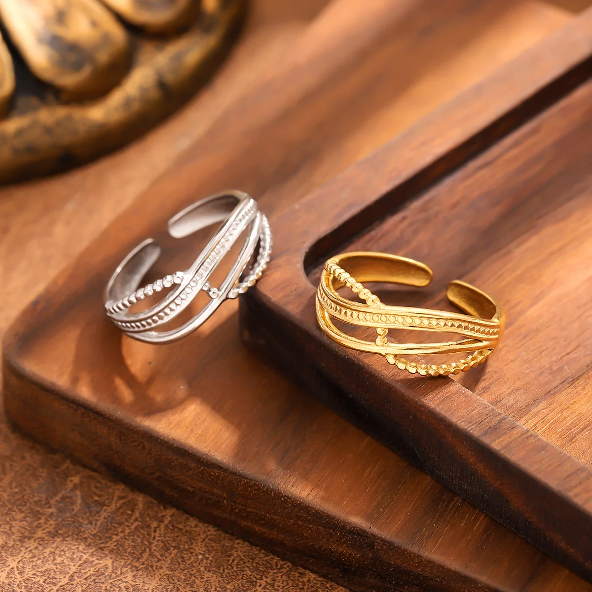 Light luxury water wave gold-plated stainless steel ring, waterproof and non-fading heavy metal, with adjustable finger ring