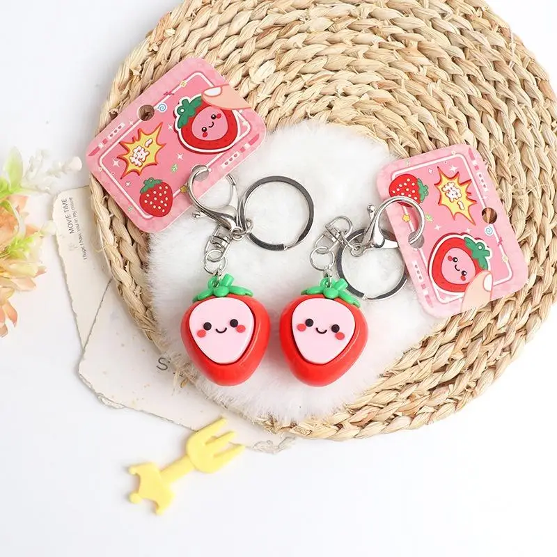 1 Stück Niedlicher 3D-Erdbeer-Schlüsselanhänger Kawaii Frucht-Schlüsselring mit Karabinerhaken Taschenanhänger Geschenk für Frauen und Mädchen – Detail 5