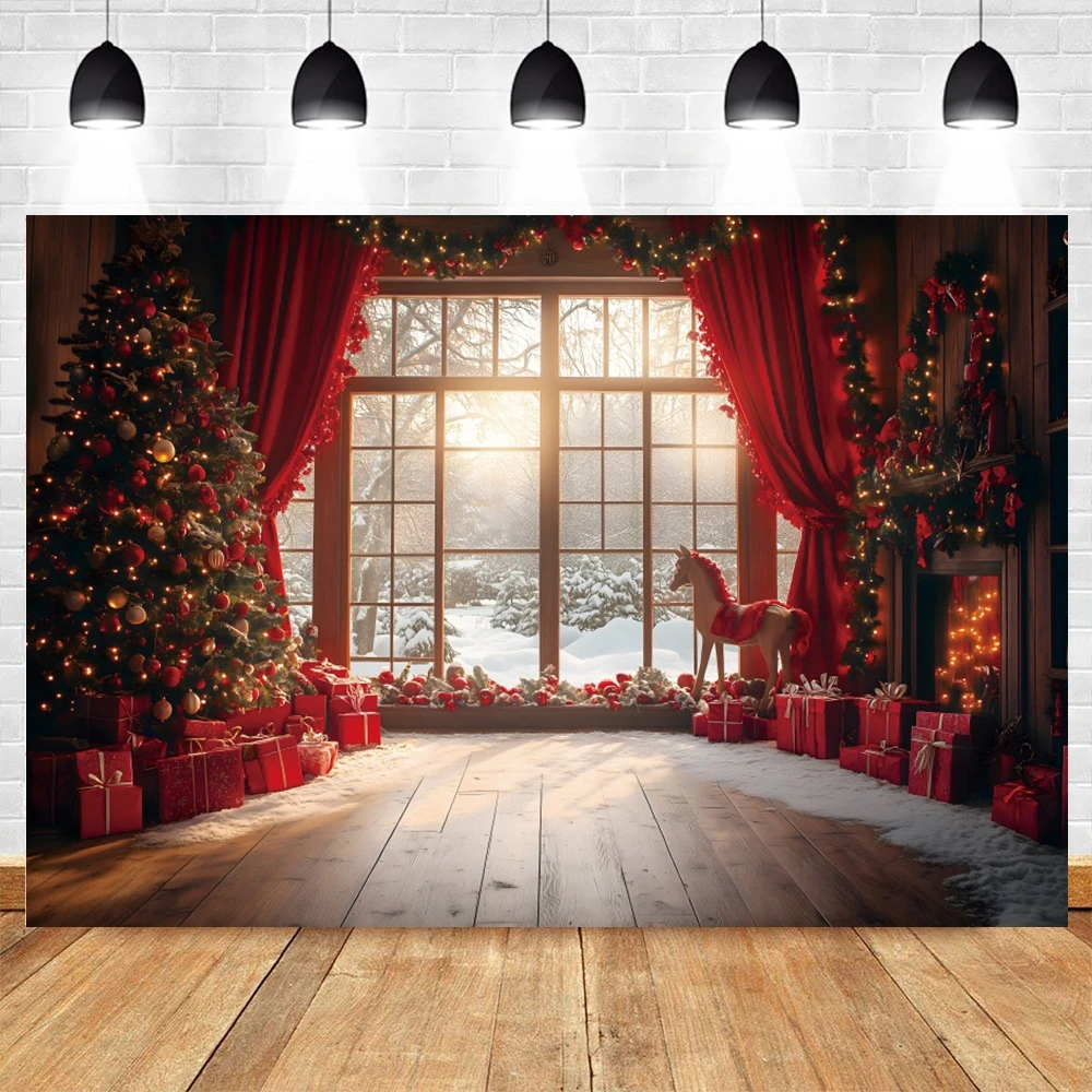 Kotak hadiah mainan pohon Natal latar belakang tirai merah tirai Natal bayi anak-anak potret keluarga latar belakang fotografi pesta Natal