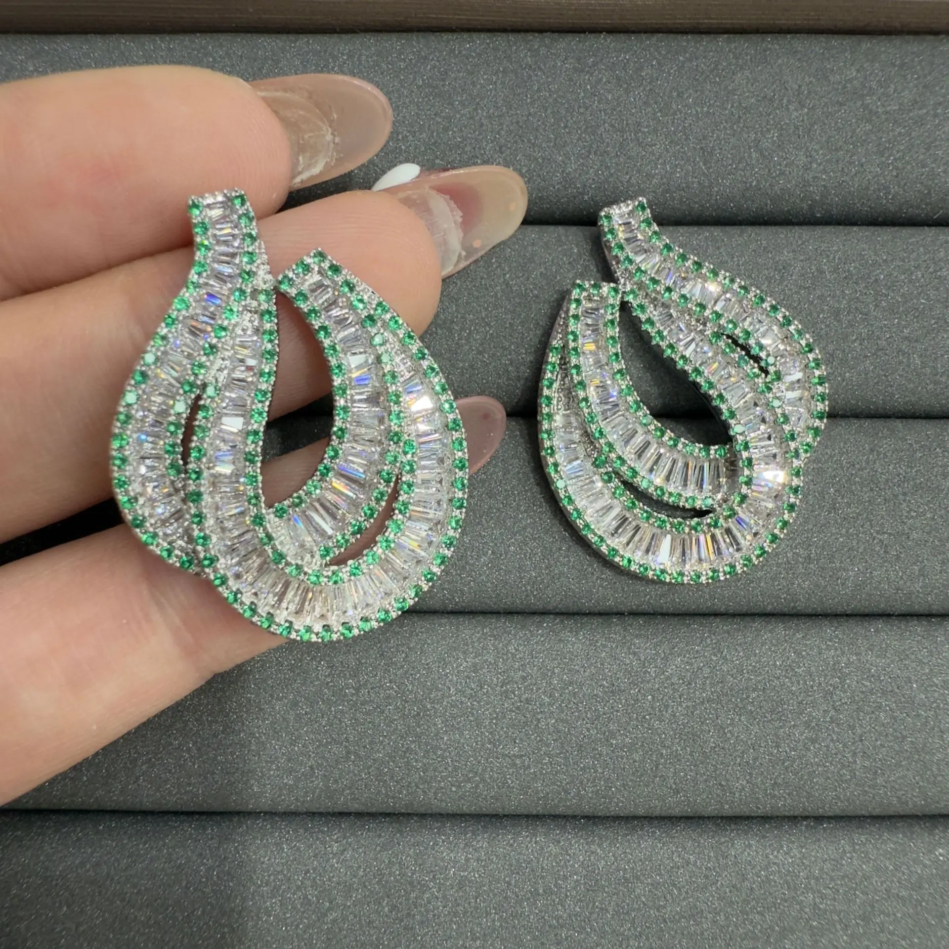 

luxury zirconia earrings for women dinner party wedding jewelry unique design stud earrings white green pink white zircon