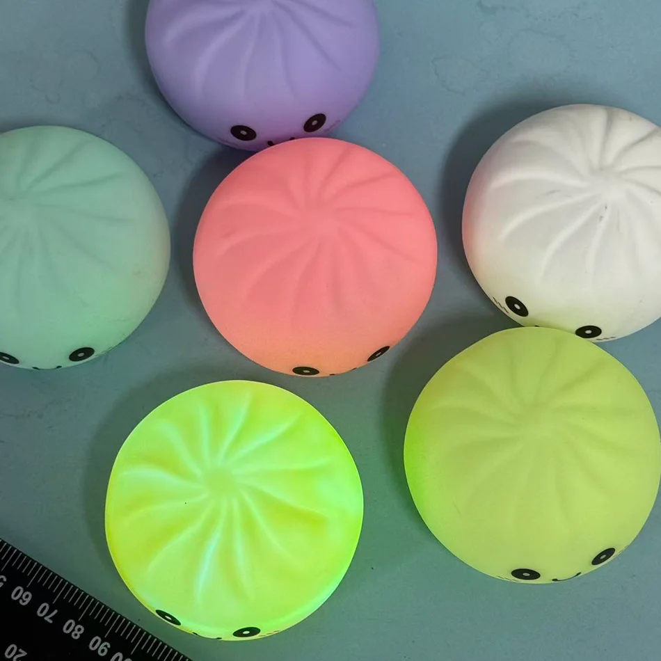 Neu: 1-6 Stück Ästhetische LED-Dumplings: Leuchtendes Spielzeug, Realistische Lebensmittel-Dekoration, PVC Solid Gel Sensorisches Spielzeug als Geschenke