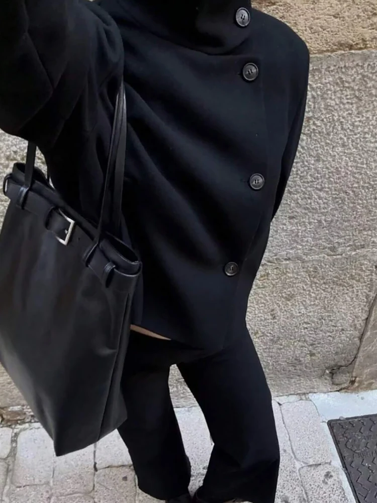 Klassischer, einfarbiger, kurzer Mantel mit hohem Kragen für Damen, lässige, einreihige Jacke mit asymmetrischen Knöpfen und Seitentaschen, Herbst-Oberbekleidung für den Arbeitsweg. – Detail 11
