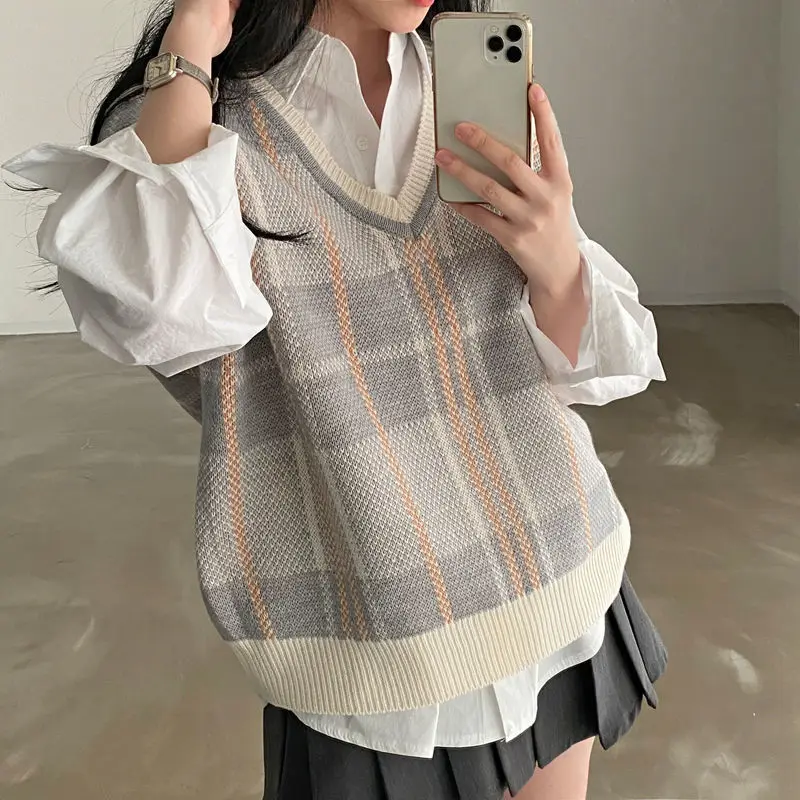 Vintage Argyle V-neck Knitted Sweater Vest Women Loose Sleeveless Sweater Pullover Autumn Korean Casual Oversized Knit Waistcoat