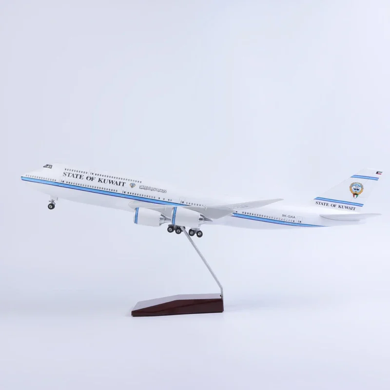 

1/150 Scale 47CM Airplane 747 B747 State of Kuwait Airline Model LED Light & Wheel Landing Gear Diecast Resin Plane Model Toy