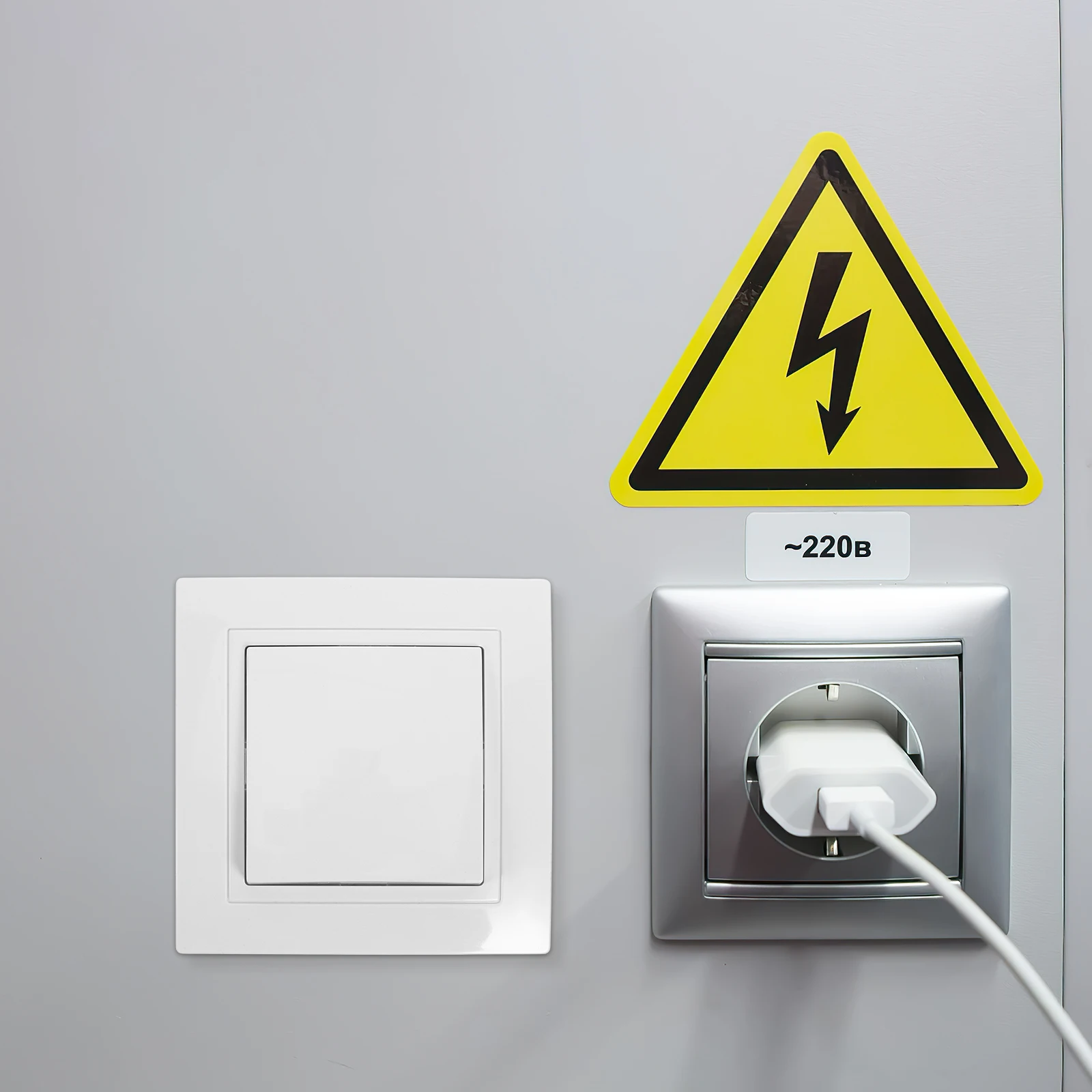 

2Pcs One-way Panel High-temperature Resistant Light Switch For Control Home Use Easy Installation Switch For Home