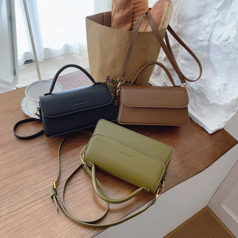 

Luxury Vintage Messenger Purse Bag With Elegant Leather And Large Capacity Ideal For Women Everyday Commuter