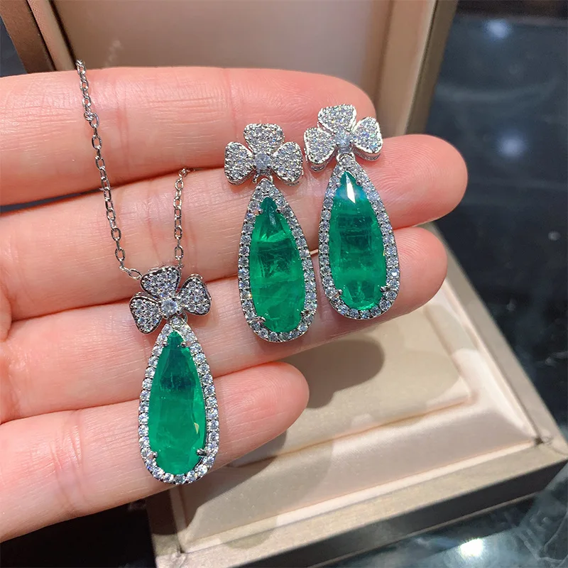 

Paraiba Butterfly Earrings Necklace For Women Pendant Pear Drop Crystal Banquet Emerald Stone Jewelry Chains Luxury Accessory