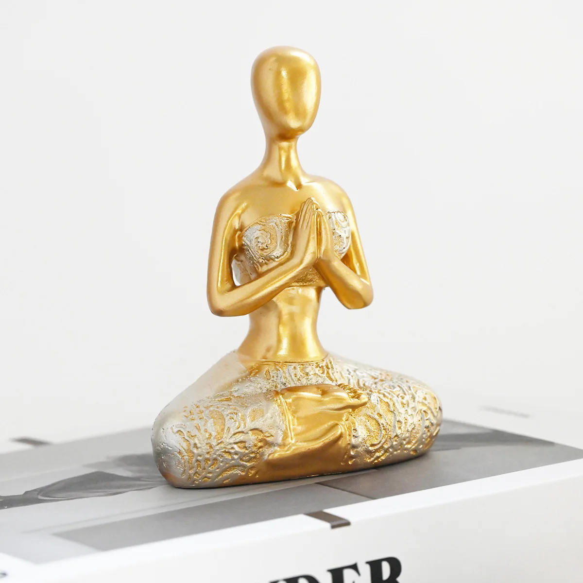

Скандинавская роскошная статуя девушки-йоги, золотые украшения в виде персонажей йоги, креативные абстрактные поделки, украшение для гостиной, ТВ-шкафа