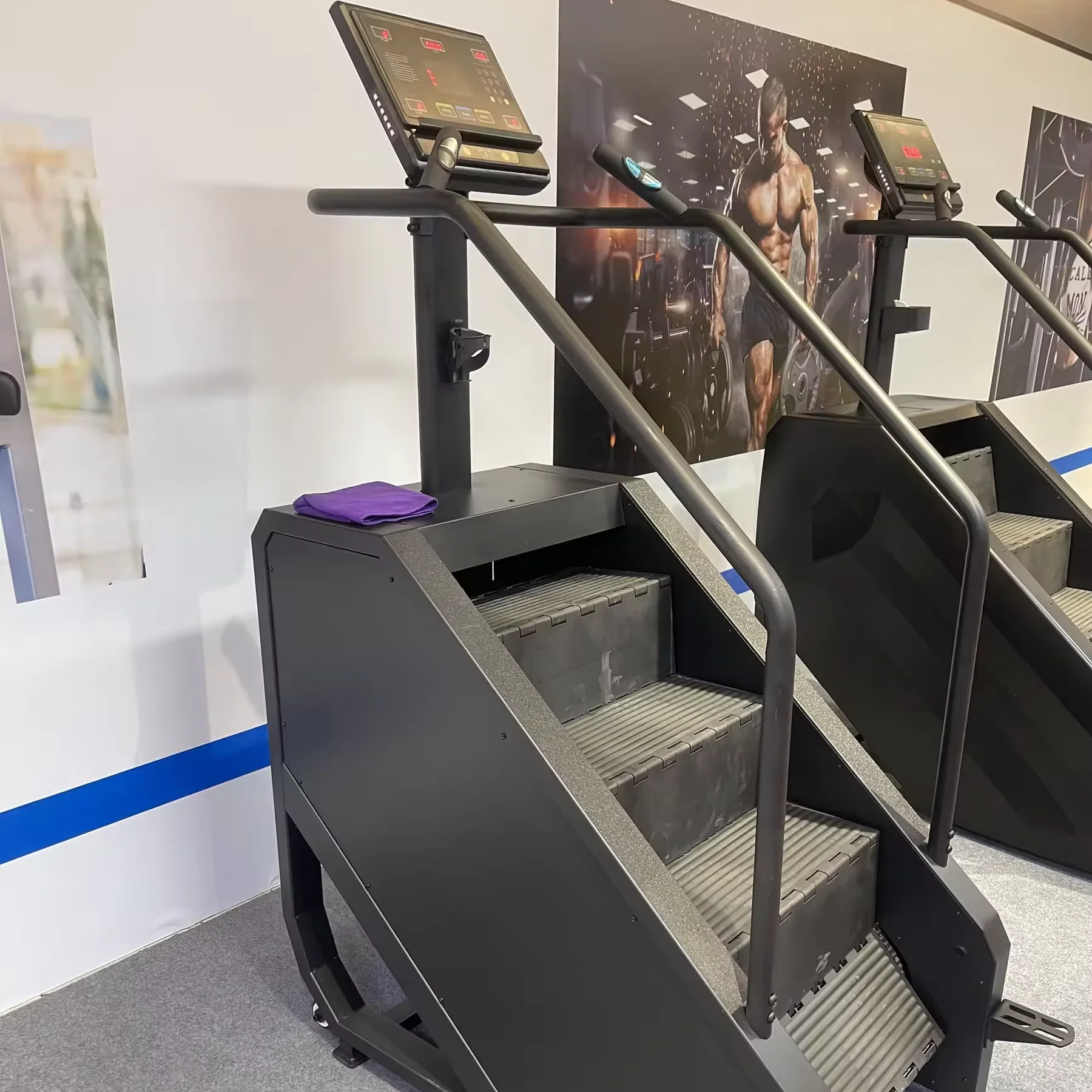 

2026 Electric Stair Master Climbing Machine Fitness Equipment For Gym Power-Packed Electric Stair Climberpromote Sales