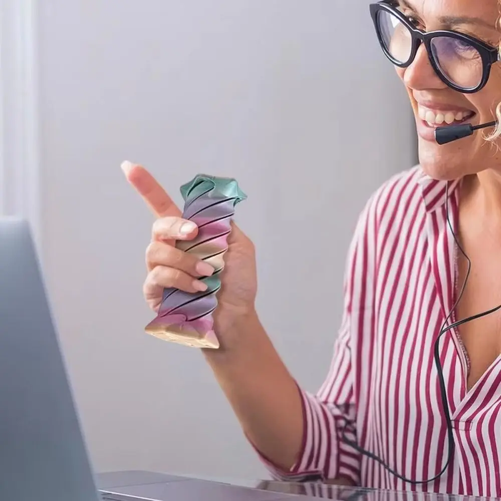 取り外し可能な3Dスパイラルコーンフィジェットトイ キャンディーカラー回転スパイラルツリー彫刻 指先玩具 インポッシブルシャトルモデル