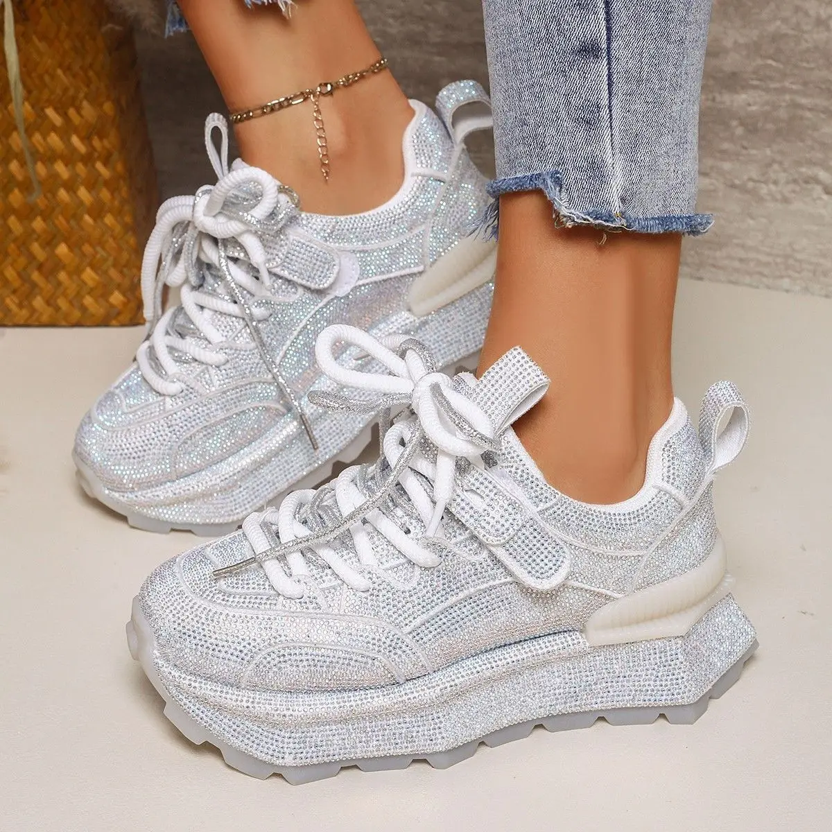 

LEOSOXS Luxury Rhinestone Female Sneakers design irregular fashion Y2K Women shoes High Street leisure walking shoe