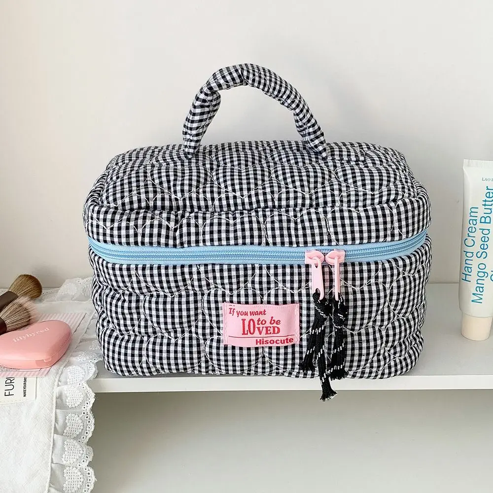 Portable Fresh Grid Makeup Bag Quilted Love Design Handheld Cosmetic Pouch Toiletries Bag Home