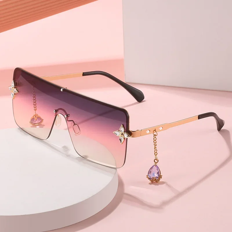 

2023 Fashion New Women's Borderless Sunglasses Retro Gradient Metal Hanging Diamond Frame Trendy Street Shooting Square Glasses