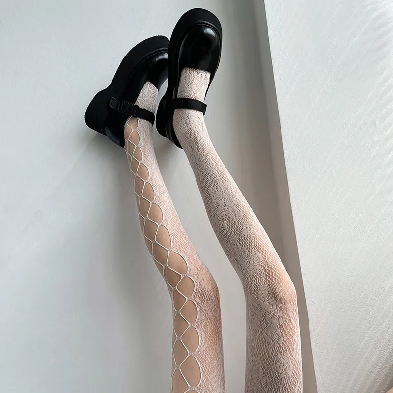 

INS Bloggers Same Style Hollow Rose Fishnet Bottoming Pantyhose South Korea Elements Lace Thin Hot Girl Panty-Hose