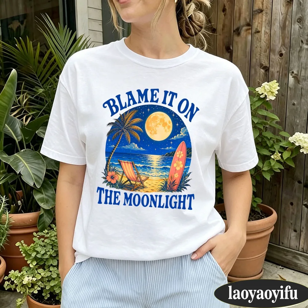 Blame It on The Moonlight T Shirt Women Retro Summer Beach Night Print Tee Ocean Moon Surfboard Aesthetic T-shirts