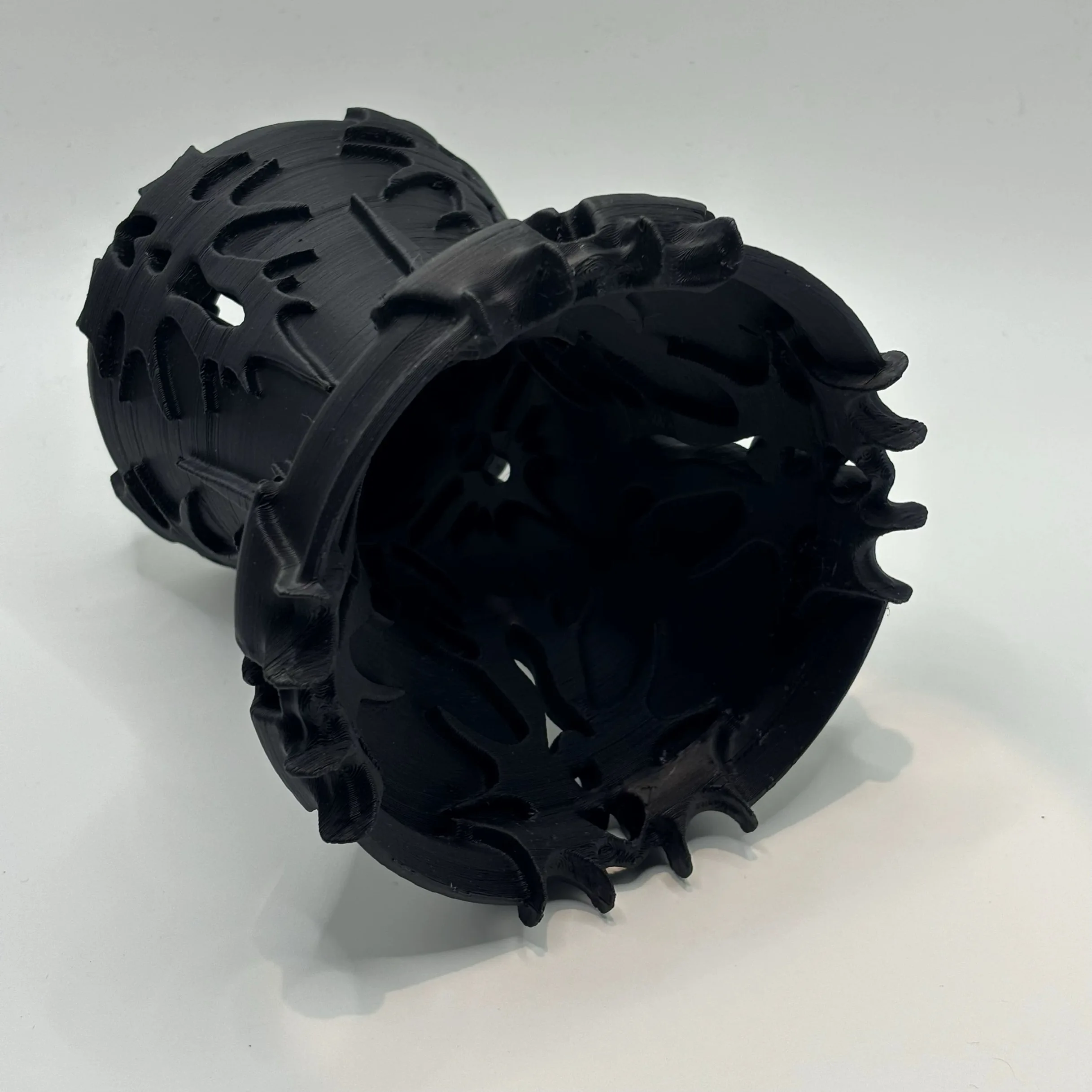 Trendy black mud burst texture tortoise shell ceramic root flower pot