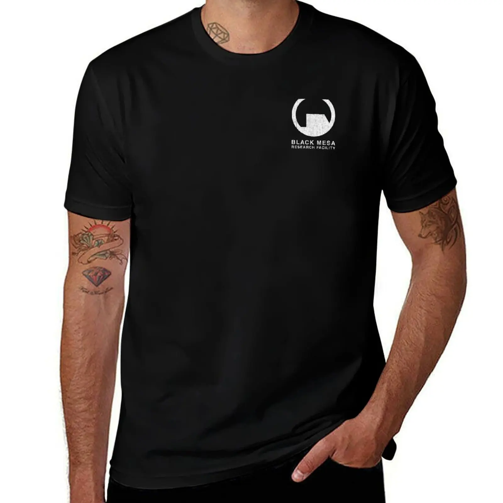 Black Mesa Research Facility (Chest Pocket) T-Shirt Plus Size Lightweight Tee Shirt