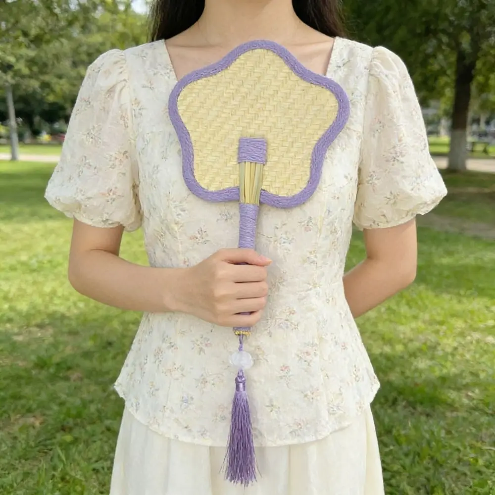 Colorful Edging Retro Floral Straw Fan Portable Lightweight Hand Cranked Futon Fan with Tassel Bright Color Summer Cooling Fan