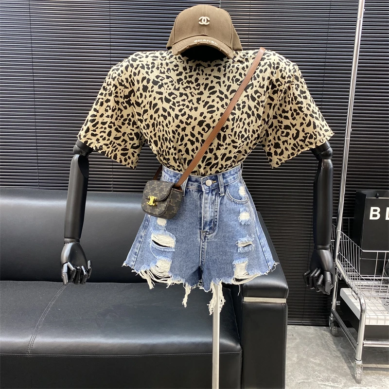 

2022 New fashion Designer new style Famous brand Round neck Retro Leopard Print Shoulder pad T-shirt Loose short top