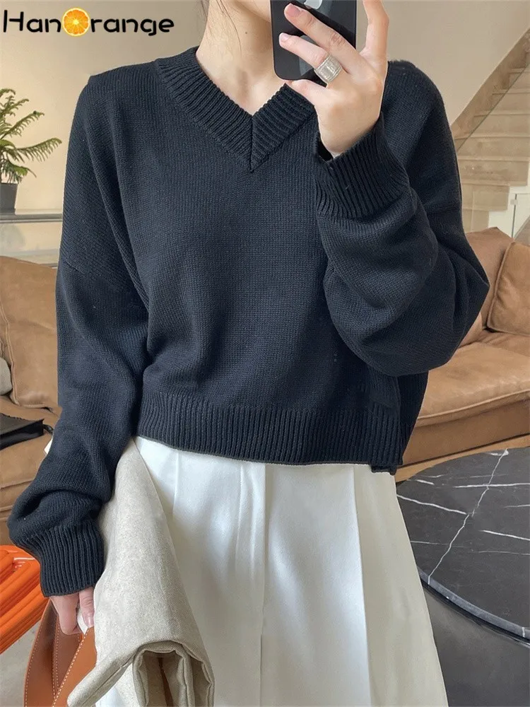 

HanOrange 2024 Spring Fashion High Waist V-neck Short Sweater Women Loose Casual Knitting Top Green/Black