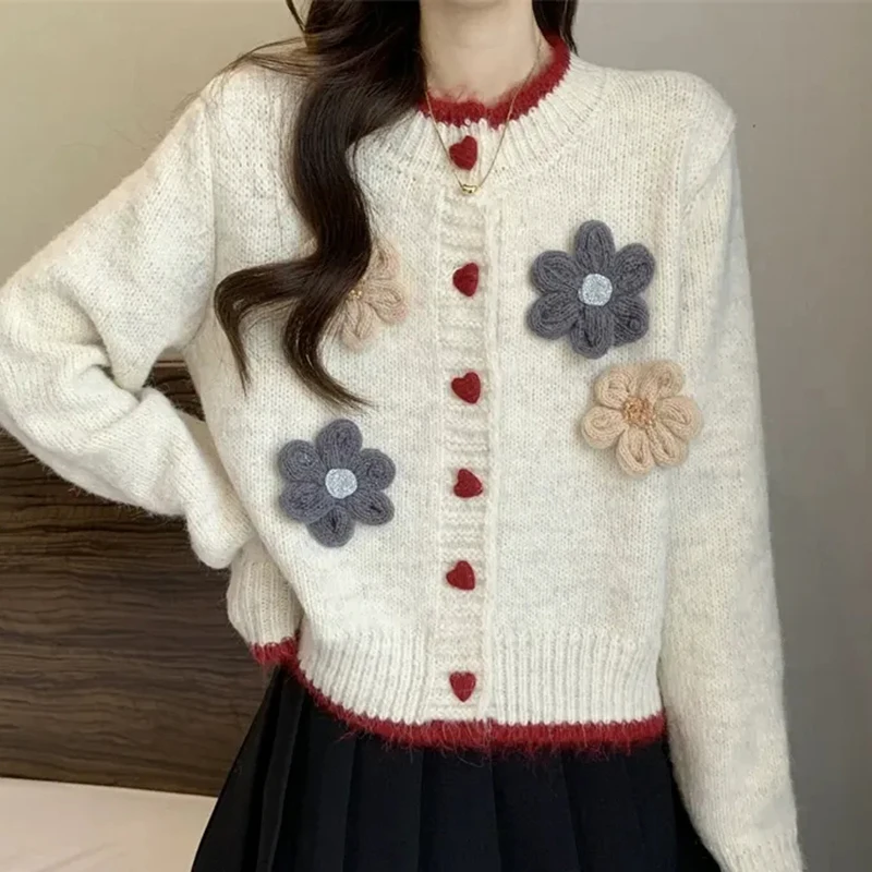 

Женский милый вязаный кардиган с 3D цветочным принтом и пуговицами в форме сердца, свитер с длинными рукавами и круглым вырезом в консервативном стиле, весна-осень, повседневные укороченные джемперы