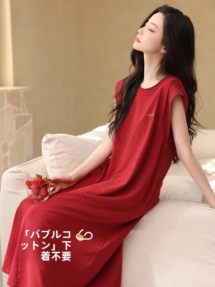 xuanjiang-bubble-cotton-sleepwear-long-gown-women-summer-wedding-sleeveless-vestibule-red-morning-robe-with-chest-pad