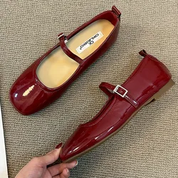 2024 wiosna nowe kobiety czarne płaskie buty moda czerwona damska sukienka na co dzień buty Mary Jane miękka podeszwa z okrągłym palcem na zewnątrz baleriny