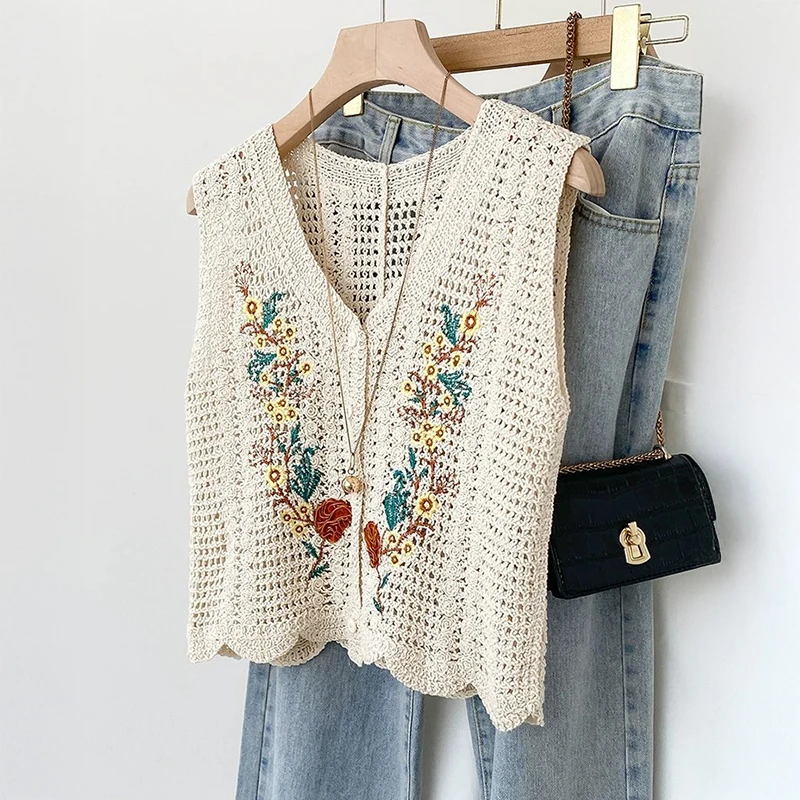 

Women's Boho Crochet Vest with 3D Floral Embroidery Open-knit Waistcoat Button-Down Sleeveless Lace Blouse Summer Festival
