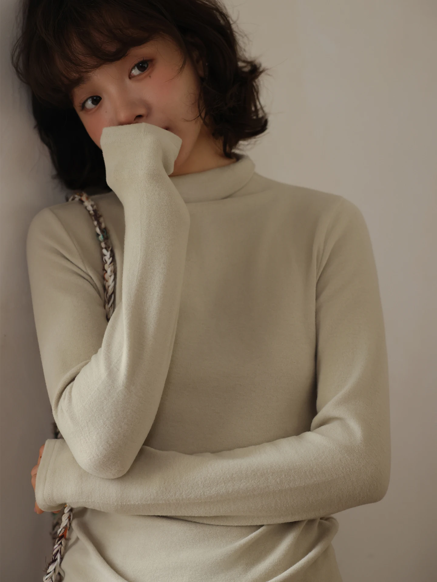 

Женская базовая футболка с длинным рукавом в японском ретро-стиле, осенне-зимняя, с полувысоким воротником, модный дизайн, маленький размер, внутренний слой, топ