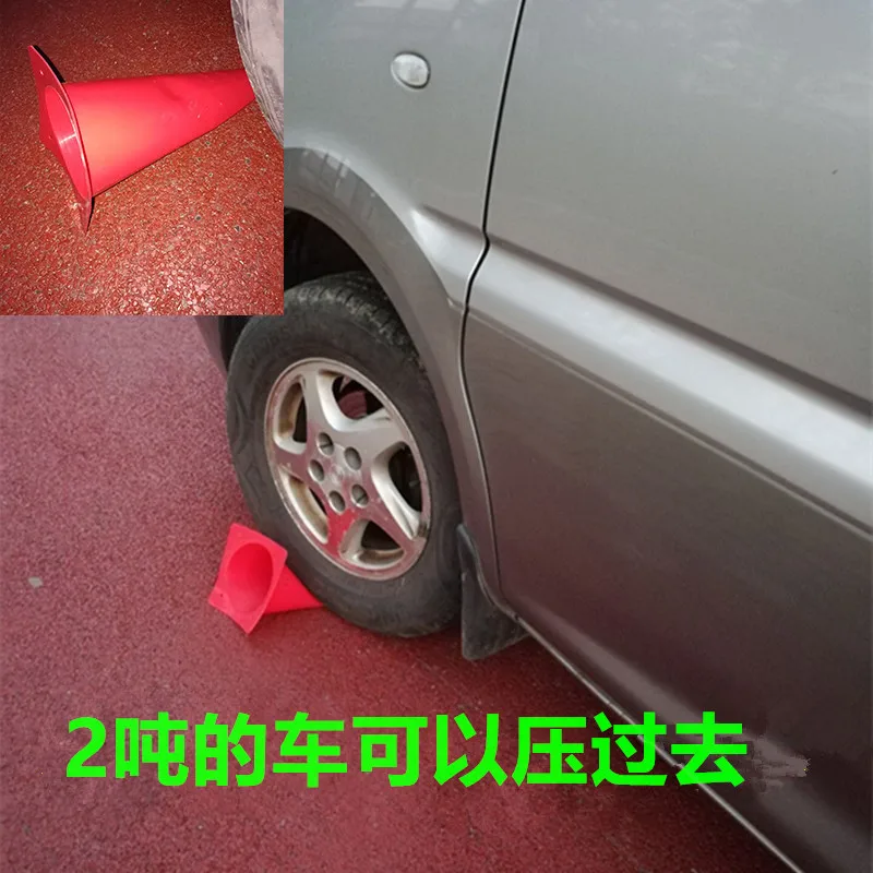 อุปกรณ์ฝึกซ้อมฟุตบอล กรวยฝึกซ้อมรูปทรงกรวยไอศกรีม ขนาด 18 ซม. 23 ซม. 30 ซม. 32 ซม. 47 ซม. 52 ซม. มีจำหน่าย