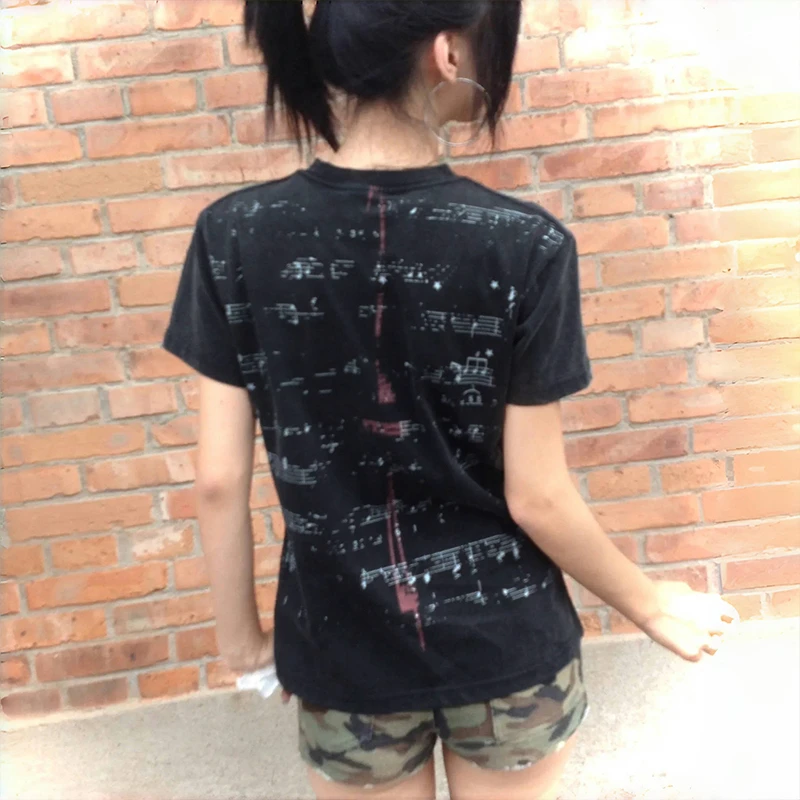 Karrram اليابانية Y2k قميص أسود Trashy 2000s نمط المتعثرة القمم خمر Harajuku قصيرة الأكمام الشارع الشهير الجرونج الأمريكية