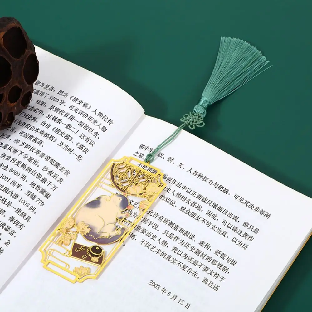 Cat Hollowed Cat Bookmark Tassels Chinese Style Metal Reading Bookmark Retro Fashion Chinese Style Bookmarks Birthday Gift