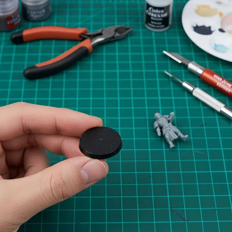 20Pcs 32mm Round Wargame Miniature Base Black Plastic Flat Stable Figure Holder For Tabletop Wargaming Model Hobby DIY Painting view 5