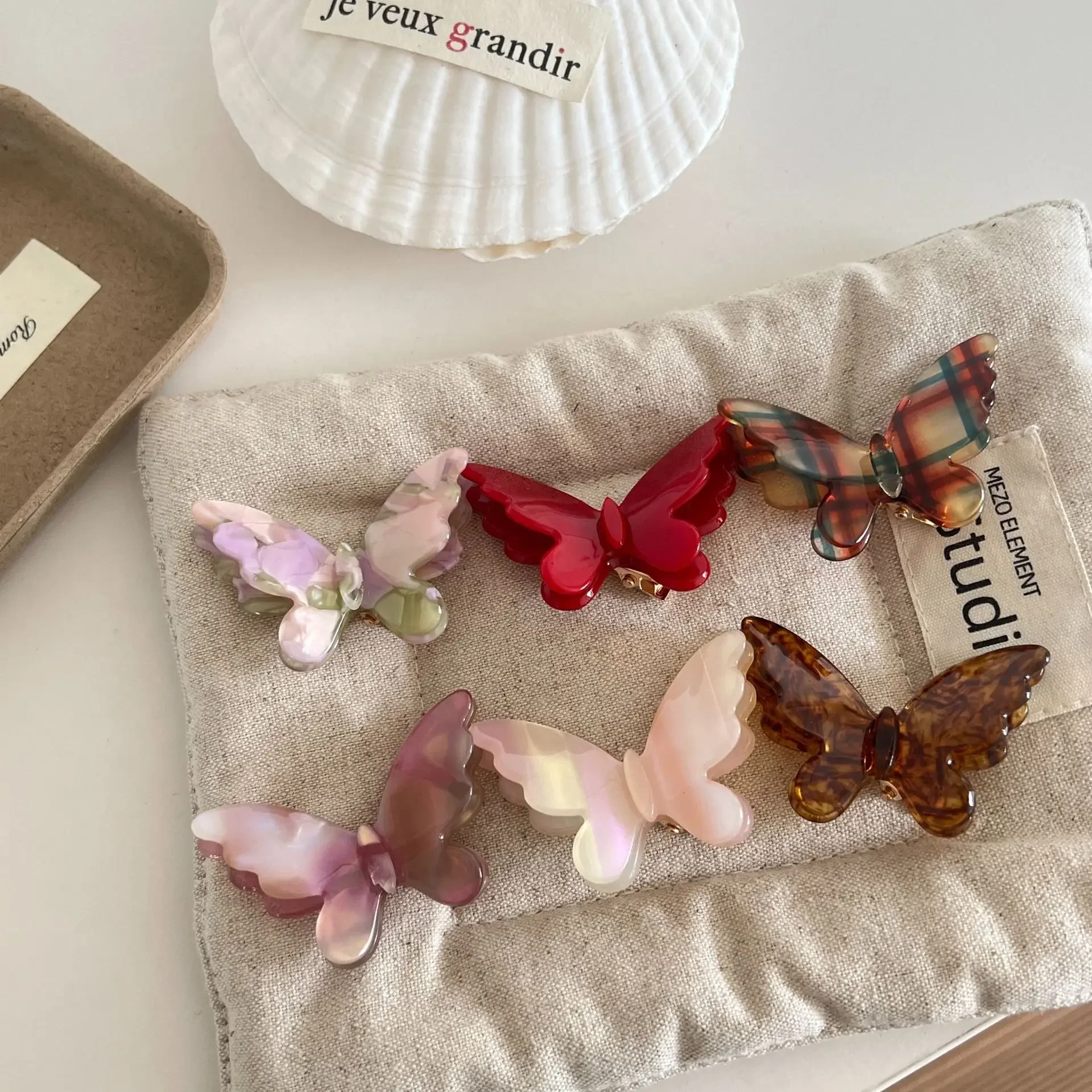 

NEW 5.5CM Small Colorful Butterfly Acetate Hair Clips Sweet Elegant Hairpin INS Crab Hair Clip Hair Accessories for Women Girls