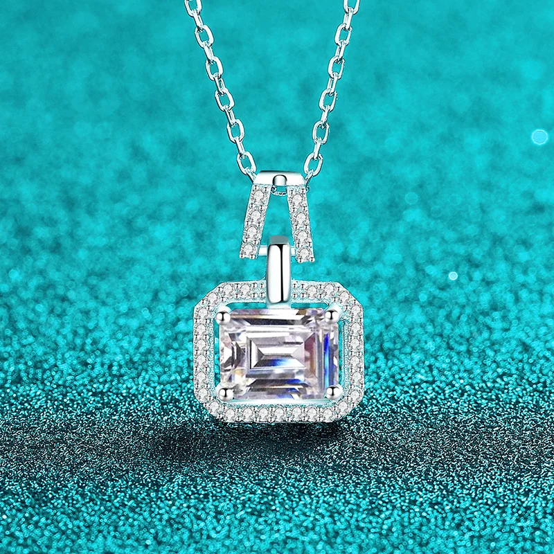 Elegant PT950 Platinum 2-carat Moissanite Necklace, Rectangular Emerald Radiant Cut Gemstone Pendant Versatile Clavicle Chain