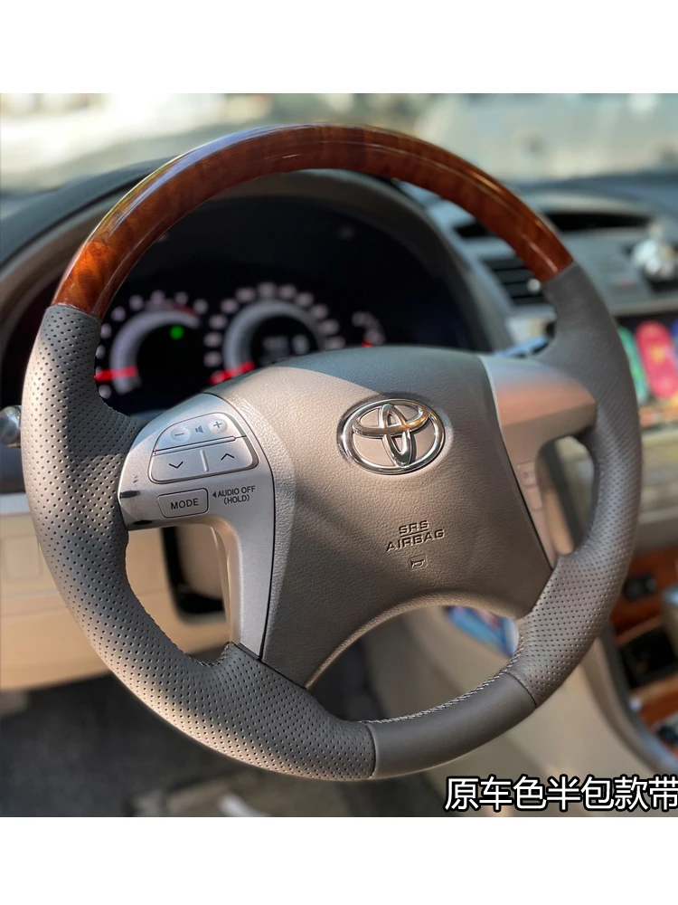 Niestandardowy skórzany, ręcznie szyty pokrowiec na kierownicę do Toyoty Camry z drewna brzoskwiniowego — zdjęcie 2