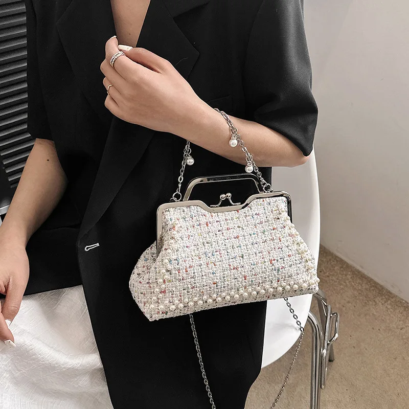 Underarm Bag for Women 2023 New Fashion Versatile Evening Bag Pearl Diamonds Handbags Shell Purse Chain Shoulder Crossbody Bags