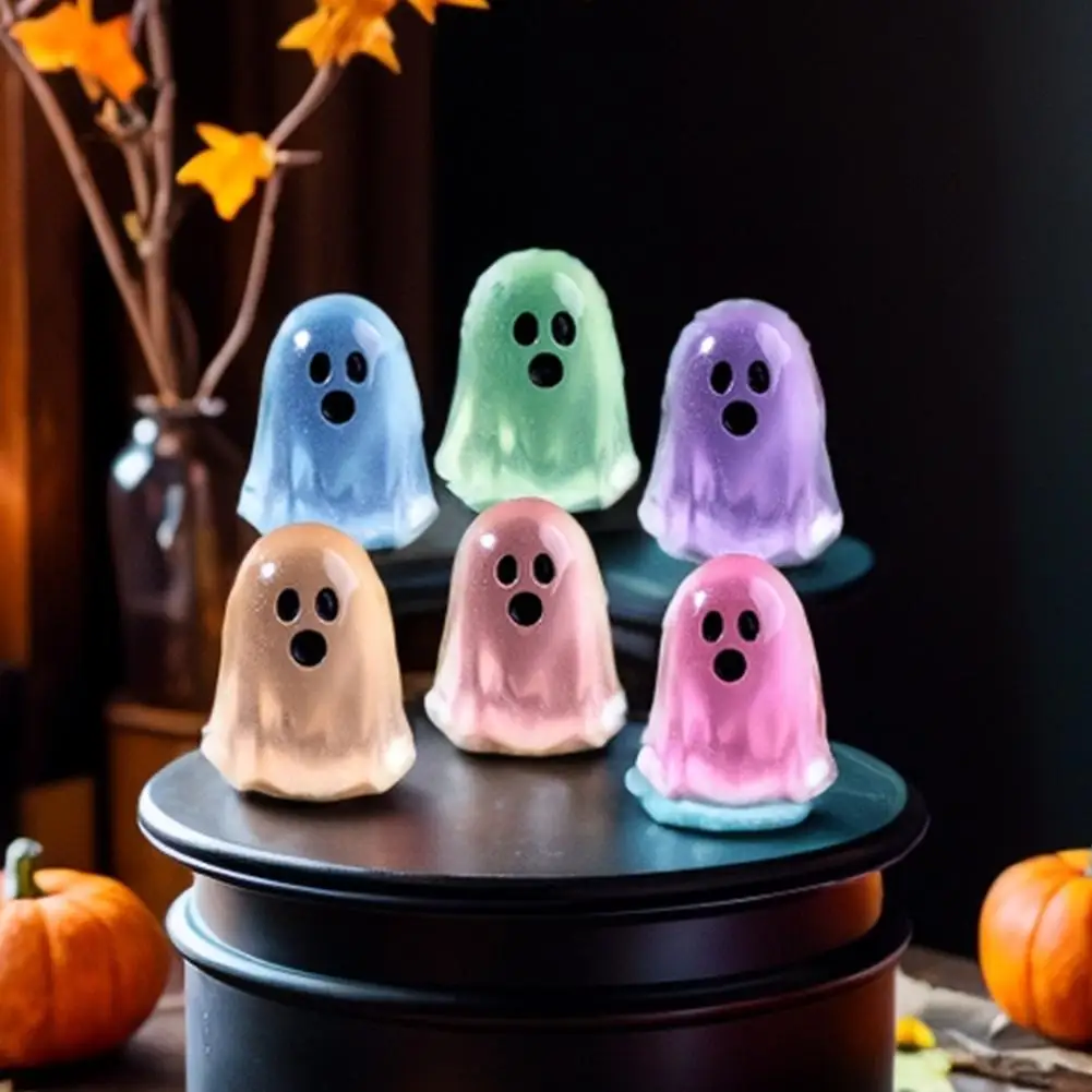 Figure di fantasmi luminosi che si illuminano di notte Action Figure Mini micro miniature di paesaggi Regali di decorazione di Halloween ﻿