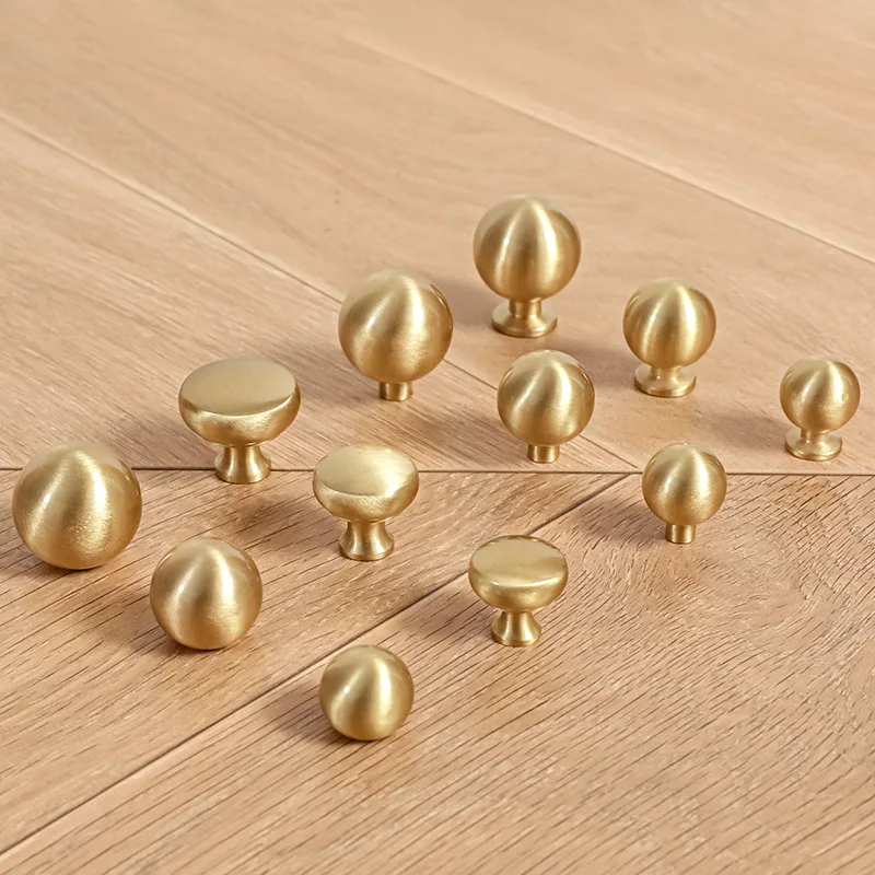 Massiver Messing-Schranktürgriff Goldener Schubladengriff Einloch-Knopf Möbelbeschlag Zubehör Reiner Kupfer-Küchentürgriff – Detail 1