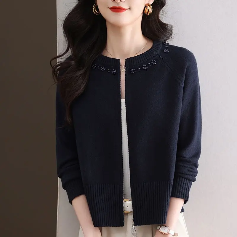 Veste pull courte en perles pour femmes, nouveau Style, Cardigan tricoté de couleur unie, haut à fermeture éclair, printemps et automne