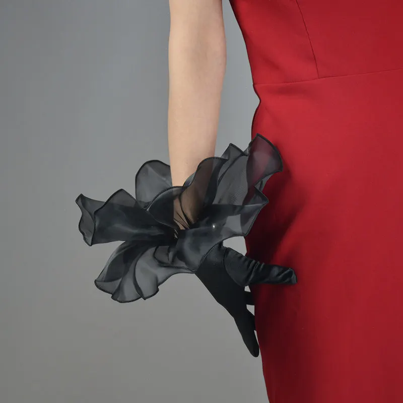 28cm SATINHANDSCHUHE Kurze Rüschen-Manschetten Sexy Wellenärmel für Damen Elegante Weiße Einfarbige Große Puffärmel Hochzeit Braut Stretch-Seide – Detail 2