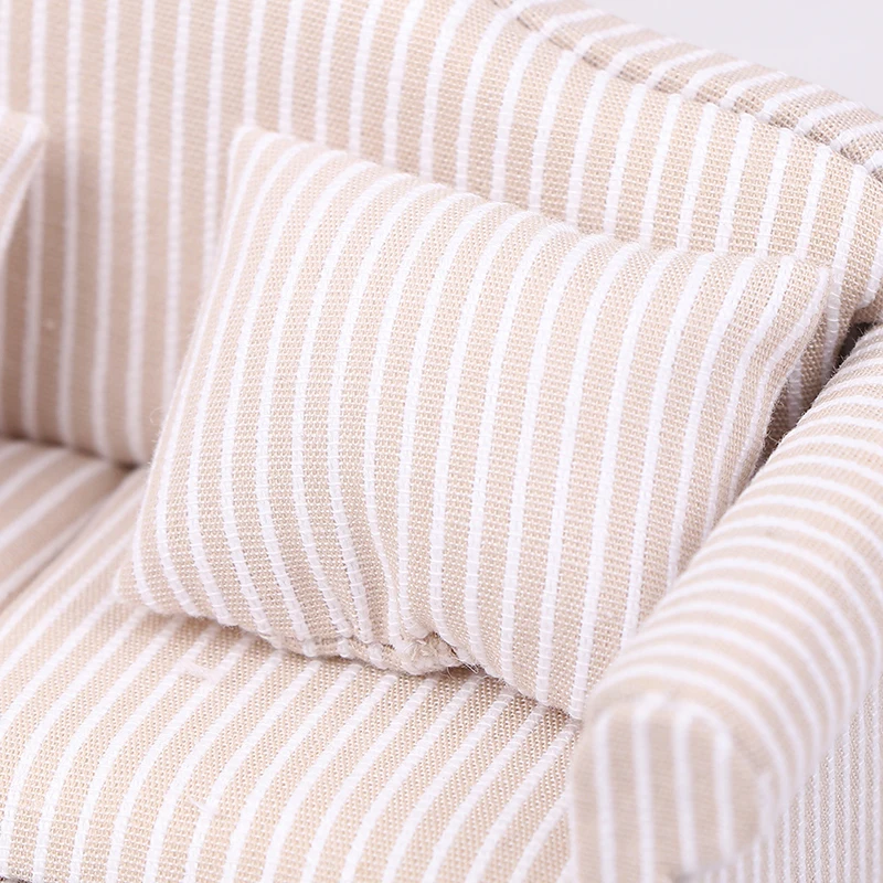 1:12 Mini mobili per casa delle bambole Divano con cuscino Simulazione Sedie da soggiorno in miniatura Bambini Giochi di imitazione Decorazioni per la casa delle bambole fai da te