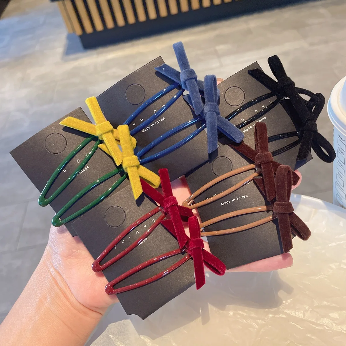 

2pcs Sweet Velvet Bow Hair Side Clips Autumn Winter Fashion Versatile BB Clips Sweet Bangs Hairpins Headband Hair Accessories